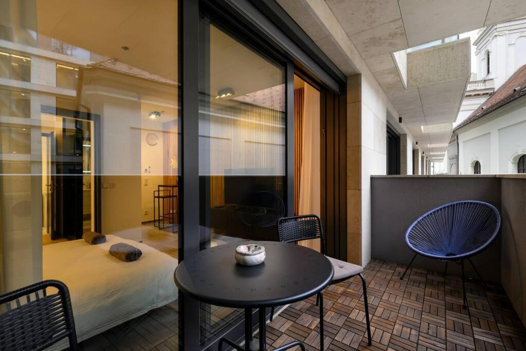 2Budapest Eye-Freegym And Sauna Luxury Home Ngoại thất bức ảnh