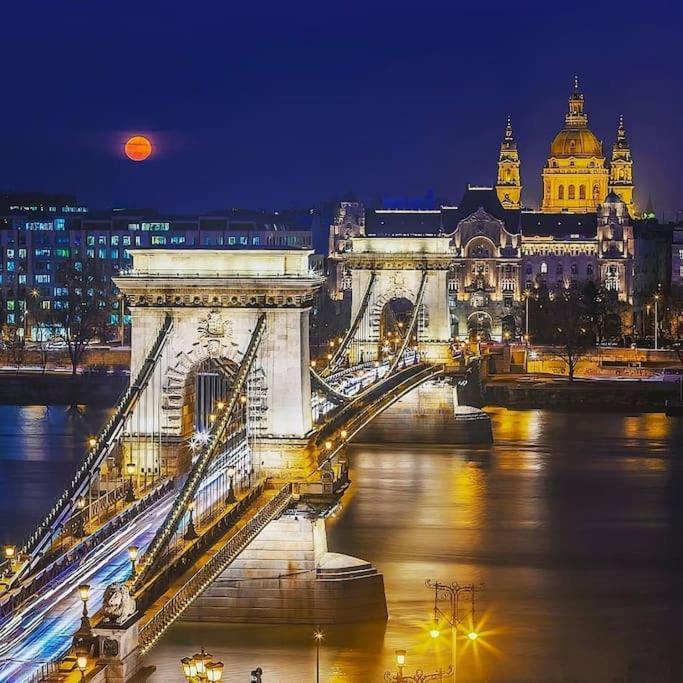 2Budapest Eye-Freegym And Sauna Luxury Home Ngoại thất bức ảnh