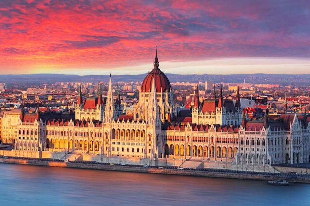 2Budapest Eye-Freegym And Sauna Luxury Home Ngoại thất bức ảnh